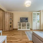 Victus Bright Apartment With Parking By Noclegi Renters Apartment